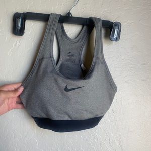 Nike Fri-fit sports bra